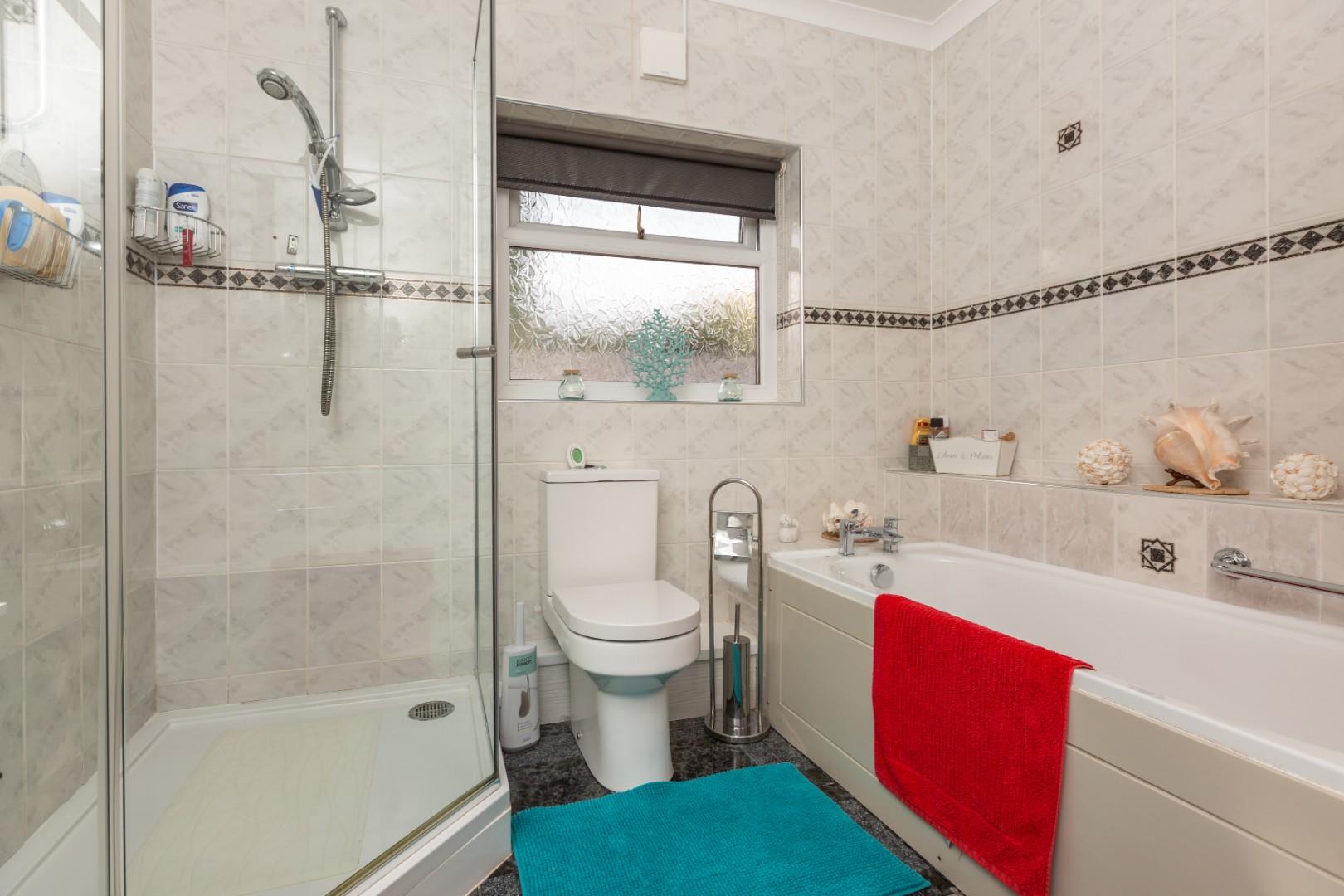Gowerton Road, Three Crosses, Swansea, SA4 3PY